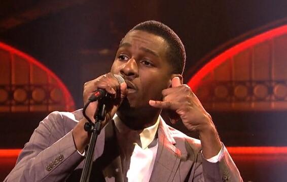 Watch Leon Bridges Perform ‘Smooth Sailin’ and ‘River’ on ‘SNL’