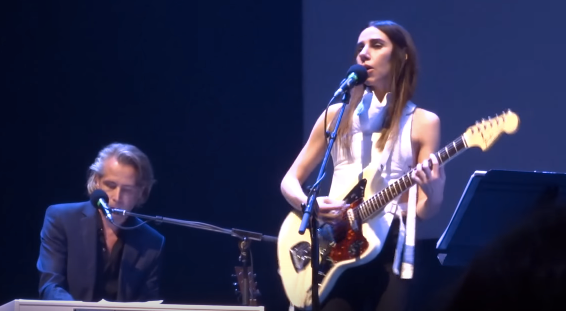 PJ Harvey Performs New Songs &quot;Chain of Keys&quot; and &quot;The Ministry of Social Affairs&quot;