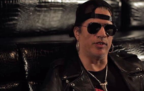 Watch SLASH, NIKKI SIXX Talk About GUNS N&#039; ROSES&#039; 1987 Tour With MÖTLEY CRÜE In &#039;It&#039;s So Easy&#039; Clip