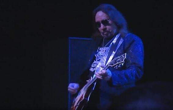 ACE FREHLEY On KISS Reunion:&#039; I&#039;m Not Ruling It Out&#039;