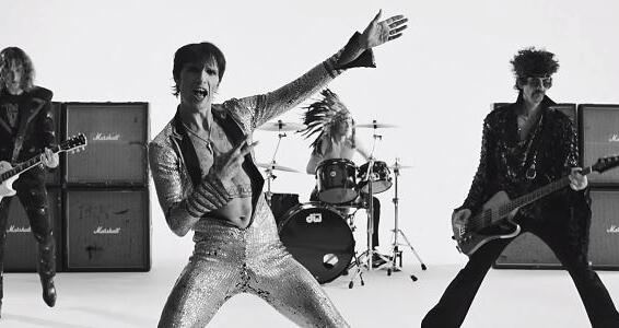 Video Premiere: THE DARKNESS&#039;s &#039;Last of Our Kind&#039;