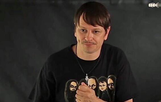 KORN&#039;s RAY LUZIER Urges Fans To Support Artists By Buying Their Albums