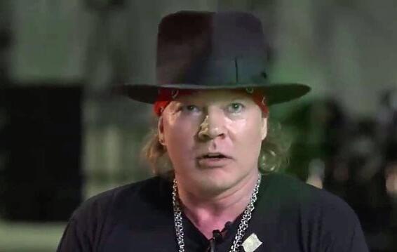 AXL ROSE Is Getting Wardrobe Advice From AC/DC