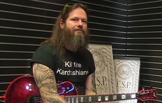 SLAYER/EXODUS Guitarist GARY HOLT Demonstrates New ESP Signature Axe (Video)