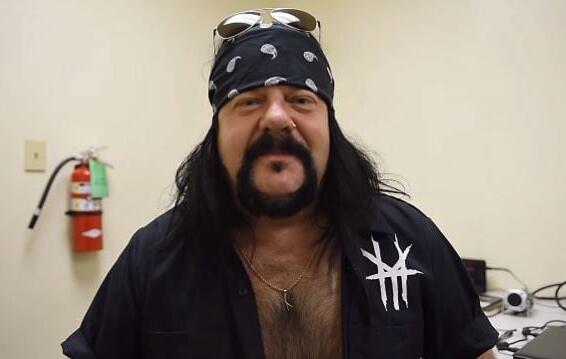 Report: VINNIE PAUL Denied Entry To New Zealand Bar After Refusing To Remove His Bandana