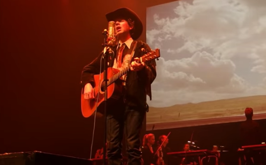 Beck and Thurston Moore Perform Together, Accompanied by Cowboys, in London