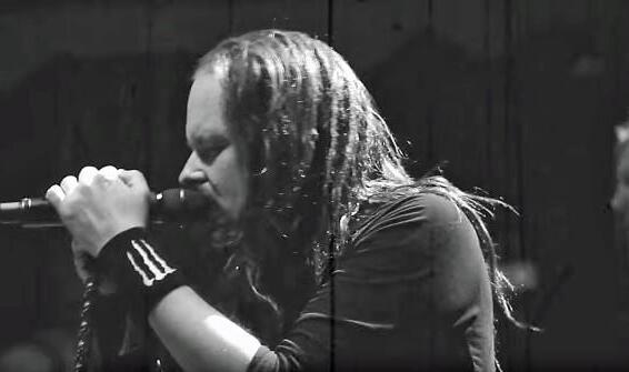 KORN&#039;s JONATHAN DAVIS: &#039;Daddy&#039; Is &#039;One Of The Most Insane, Emotional Songs I Ever Wrote&#039;