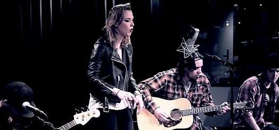 Video: HALESTORM Performs Acoustic Version Of &#039;Apocalyptic&#039; At ATLANTIC RECORDS Studio