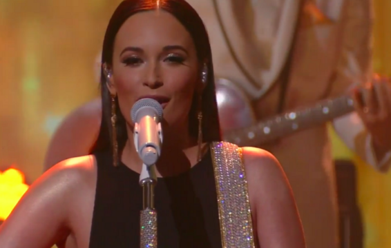 Kacey Musgraves, Fashionably ‘Late to the Party’ on ‘Colbert’