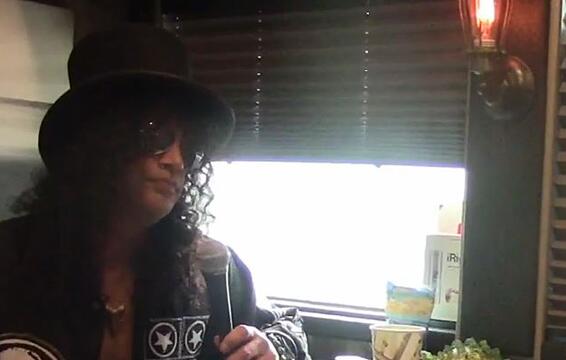 SLASH: Why We Don&#039;t Perform New Songs Live Before They Are Officially Released