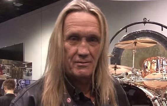 IRON MAIDEN&#039;s NICKO MCBRAIN Recalls Fight That Resulted In His Broken Nose (Video)