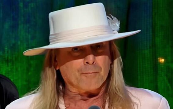 CHEAP TRICK&#039;s ROBIN ZANDER &#039;Would Probably&#039; Step In For BRIAN JOHNSON In AC/DC, If Asked