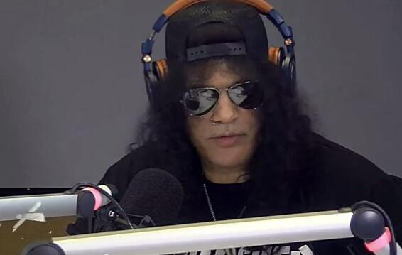 SLASH: &#039;I Don&#039;t Do Anything Because People Expect Me To Do It&#039;