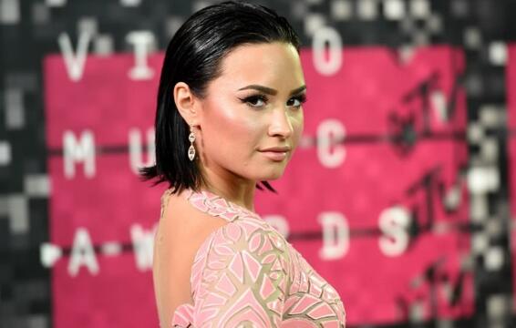 Demi Lovato Booty-Popped Iggy Azalea at the MTV VMAs