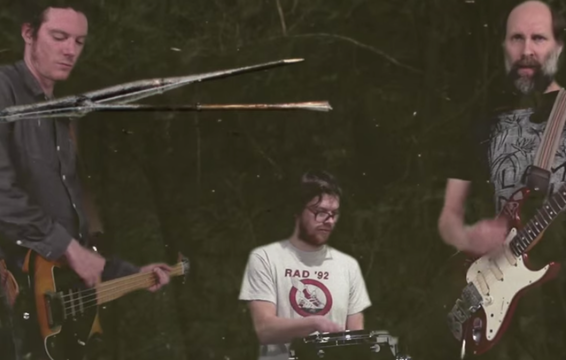 Built to Spill Share &quot;Living Zoo&quot; Video