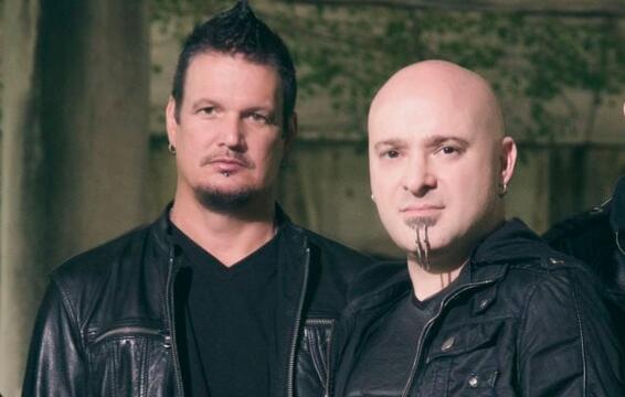 DISTURBED Frontman Says AXL ROSE Is &#039;Worthy Of Tremendous Praise&#039; For Pulling Off AC/DC Gig