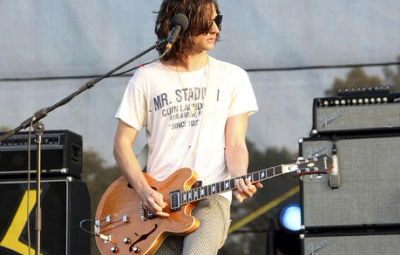 The Strokes Appeal for Help Finding Nick Valensi&#039;s Guitar