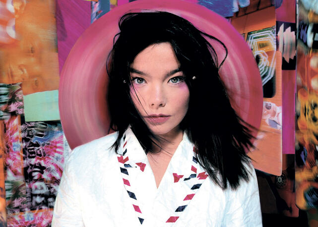 Björk leiloa parte das suas peças de roupa para financiar o seu próximo álbum