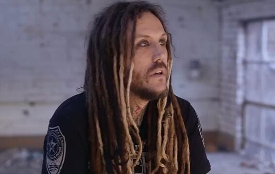 BRIAN &#039;HEAD&#039; WELCH Talks To &#039;Whiplash&#039; About &#039;With My Eyes Wide Open&#039; Book, Upcoming KORN Album