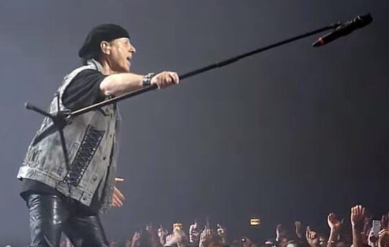 Video: SCORPIONS Perform In Toulouse, France