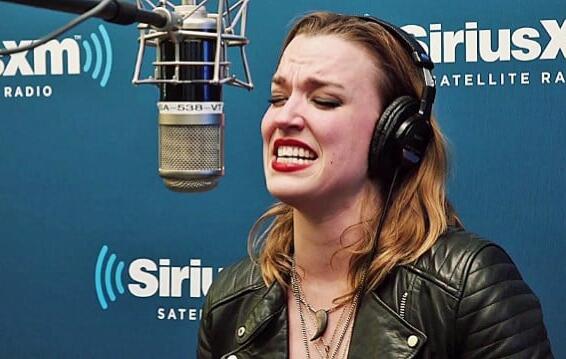 Video: HALESTORM Performs Acoustic Cover Of LITTLE BIG TOWN&#039;s &#039;Girl Crush&#039; On SiriusXM&#039;s Octane