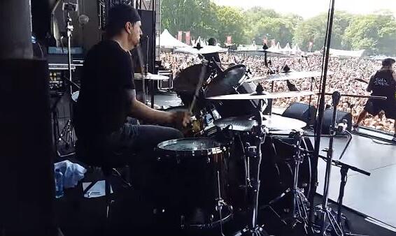 SUICIDAL TENDENCIES Feat. DAVE LOMBARDO: Video Footage Of FORTAROCK Performance