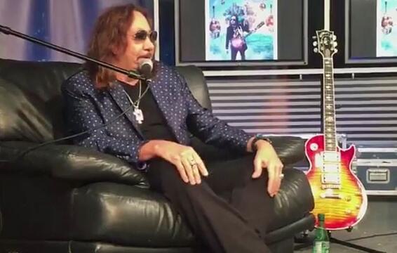 How ACE FREHLEY Ended Up Being JIMI HENDRIX&#039;s Roadie For One Day (Video)