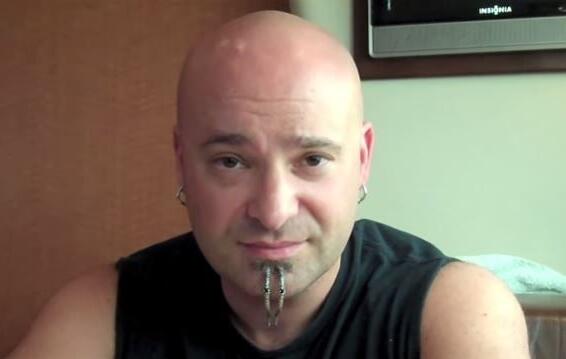 DISTURBED&#039;s DAVID DRAIMAN Slams New &#039;Daily Show&#039; Host TREVOR NOAH Over Twitter Jokes About Jews