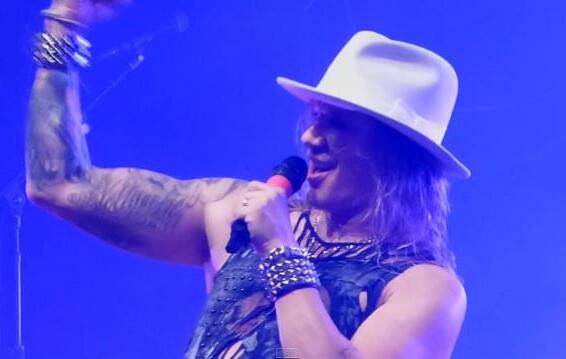 Video: STEEL PANTHER Performs KANYE WEST Song In Wiesbaden