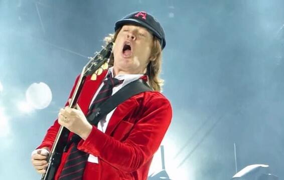 AC/DC&#039;s &#039;Rock And Roll Ain&#039;t Noise Pollution&#039; Featured In Series Of Applebee&#039;s Commercials