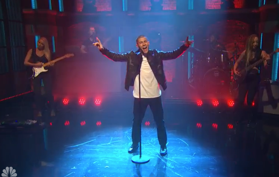 Nick Jonas Achieves Pop Perfection During ‘Levels’ Performance on ‘Seth Meyers’