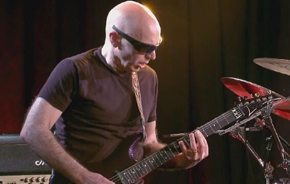 JOE SATRIANI Says It&#039;s &#039;Impossible&#039; For CHICKENFOOT To Make Another Album