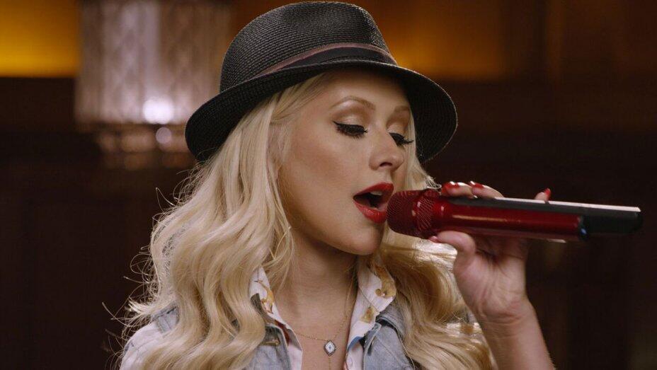 Singing lessons with Christina Aguilera? Sign me in!