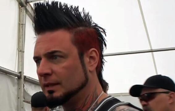 FIVE FINGER DEATH PUNCH&#039;s JASON HOOK Explains Origin Of New Single &#039;Jekyll And Hyde&#039;