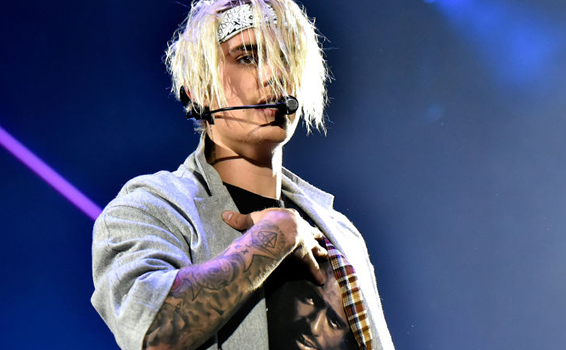 BILLBOARD 200: Justin Bieber sobe duas posições nas vendas do álbum &quot;Purpose&quot; nos EUA