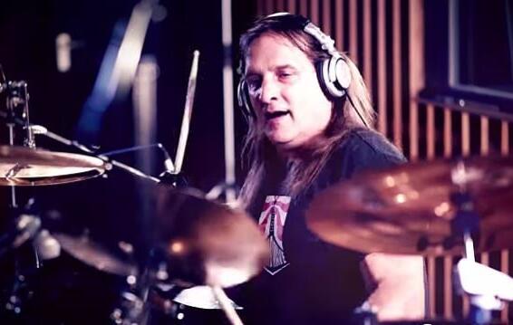 Video: EXODUS&#039;s TOM HUNTING And JACK GIBSON Jam At YAMAHA Studios 