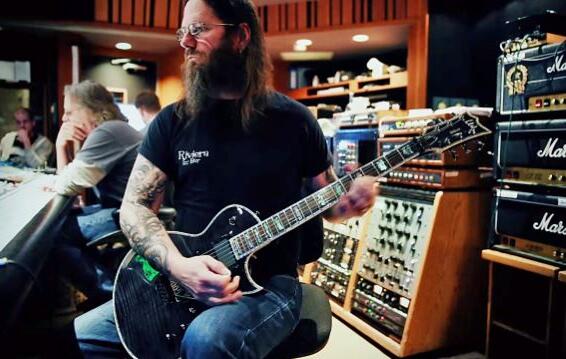 GARY HOLT Says SLAYER&#039;s &#039;Repentless&#039; Is &#039;Brutally Crushing&#039; With &#039;Some Pleasant Surprises&#039;