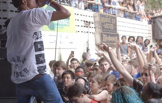 Vince Staples Performs &quot;Blue Suede&quot; and &quot;Trunk Rattle&quot; at Pitchfork&#039;s SXSW Party