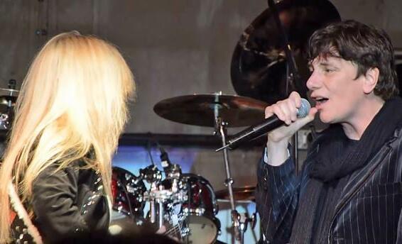 Video: LITA FORD And MR. BIG&#039;s ERIC MARTIN Perform &#039;Close My Eyes Forever&#039; In Minnesota