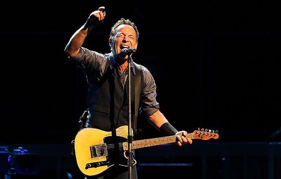 Watch Bruce Springsteen Honor David Bowie Covering ‘Rebel Rebel’ in Concert