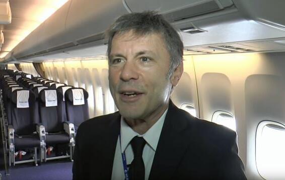 Take A Rare Look Inside IRON MAIDEN&#039;s &#039;Ed Force One&#039; Plane With BRUCE DICKINSON