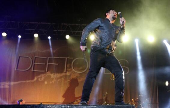 Deftones Release Anguished New Song, ‘Prayers / Triangles’