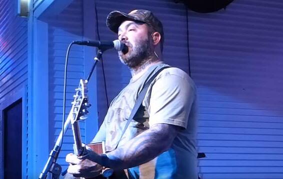 Video: STAIND&#039;s AARON LEWIS Performs New Song &#039;Lost It All&#039; In Corpus Christi