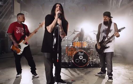 KORN Bassist&#039;s STILLWELL To Release &#039;Raise It Up&#039; Album In November; &#039;Mess I Made&#039; Video Available