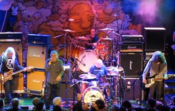 Dinosaur Jr. Cover Neil Young&#039;s &quot;Cortez the Killer&quot; With Fred Armisen and Lee Ranaldo