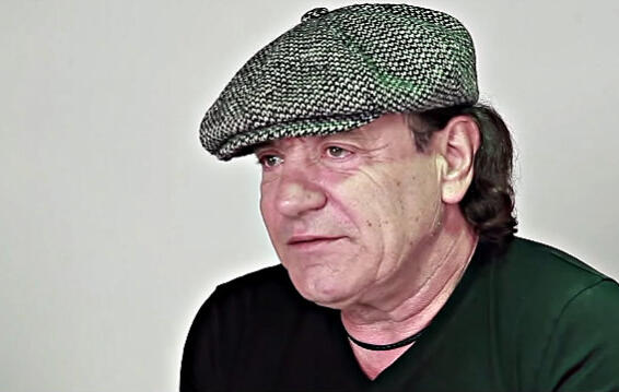 BRIAN JOHNSON Meets With Creator Of In-Ear Device, Says He Was &#039;Amazed&#039; By New Technology 