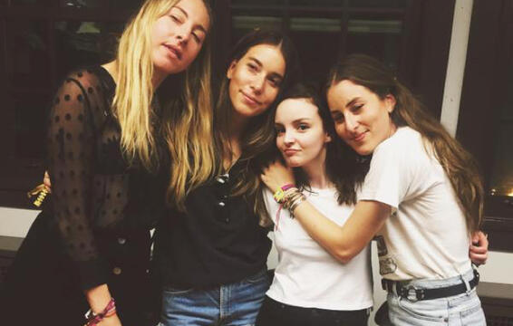 Haim and Chvrches&#039; Lauren Mayberry Chat, Hilariously, Backstage at Pitchfork Music Festival