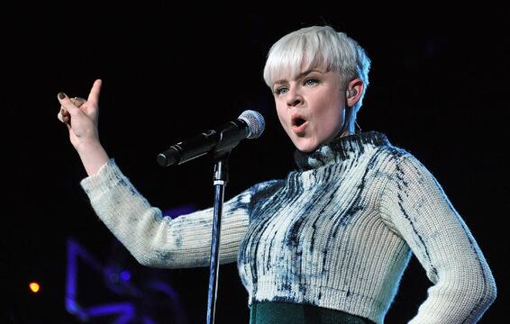 Robyn Distills Pop to Its Purest Form on Beats 1 With ‘Set Me Free’