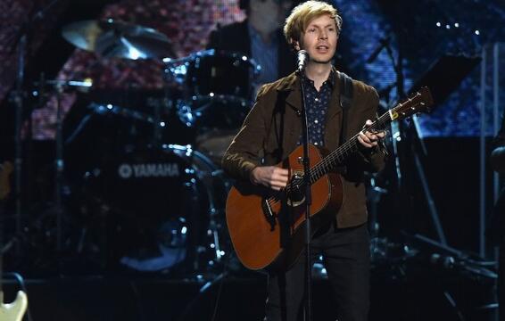 Beck and Fiona Apple Cover the Byrds (Separately) and More ’60s Classics in Los Angeles