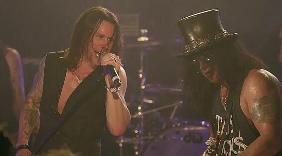 SLASH: &#039;You&#039;re A Lie&#039; Performance Clip From &#039;Live At The Roxy 25.9.14&#039; DVD